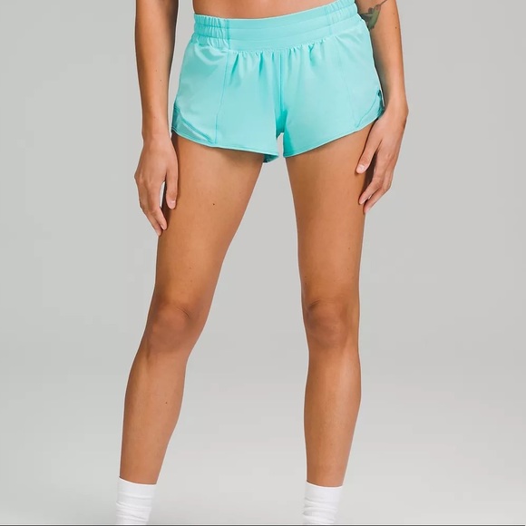 🌿NWT Lululemon Hotty Hot Low Rise Short 2.5” *Lined - Picture 5 of 6